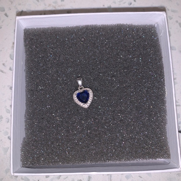 Titanic Heart Of The Ocean-inspired Simulated Blue Sapphire & White CZ Pendant - Picture 2 of 3
